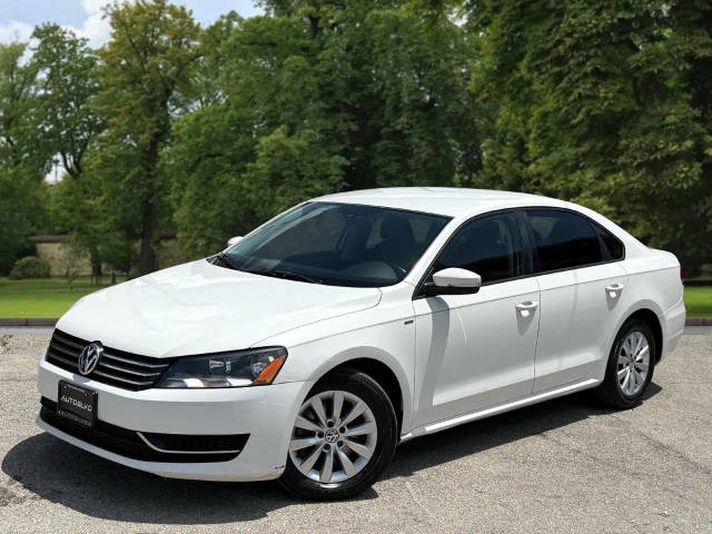 2015 Volkswagen Passat 1.8T Wolfsburg Ed FWD photo
