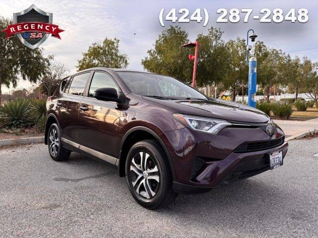 2018 Toyota RAV4 LE FWD photo