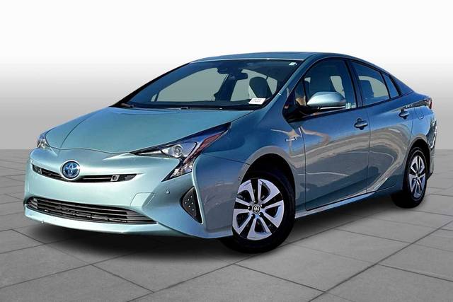 2018 Toyota Prius Three FWD photo