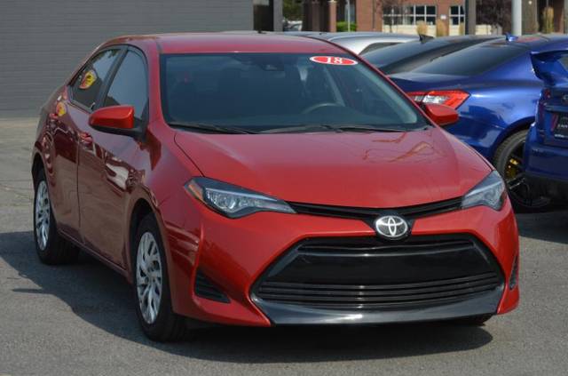 2018 Toyota Corolla LE FWD photo