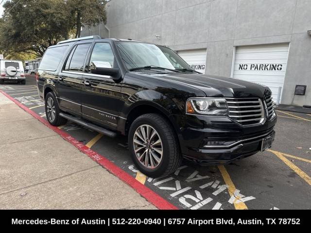 2017 Lincoln Navigator L Select RWD photo