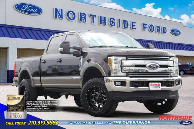 2018 Ford F-250 Super Duty LARIAT 4WD photo
