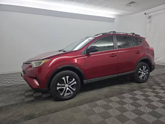 2018 Toyota RAV4 LE FWD photo