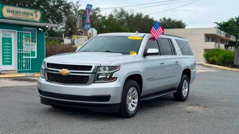 2017 Chevrolet Suburban LT RWD photo