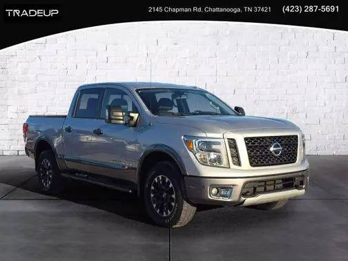 2018 Nissan Titan PRO-4X 4WD photo