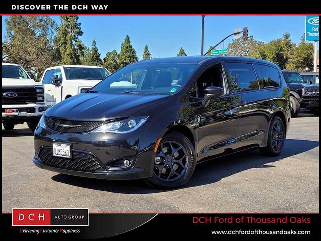 2018 Chrysler Pacifica Minivan Touring Plus FWD photo