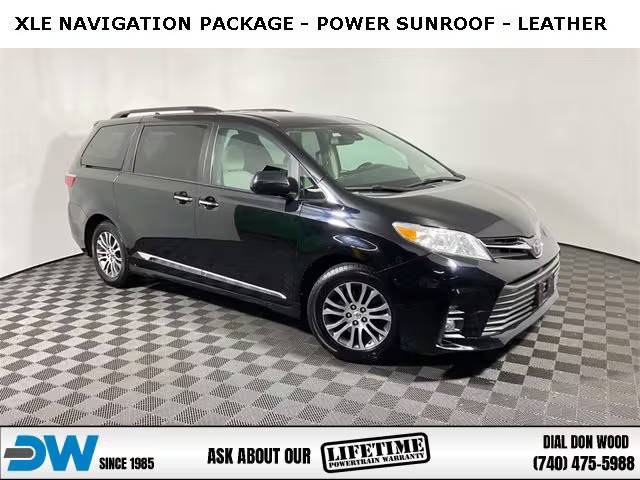 2018 Toyota Sienna XLE FWD photo