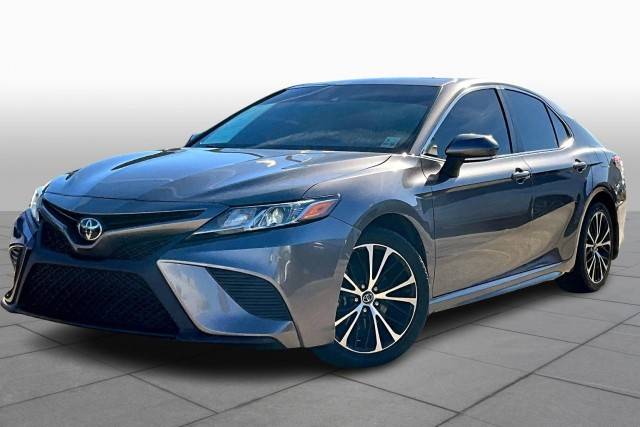 2018 Toyota Camry SE FWD photo