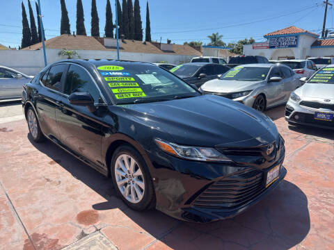 2018 Toyota Camry LE FWD photo