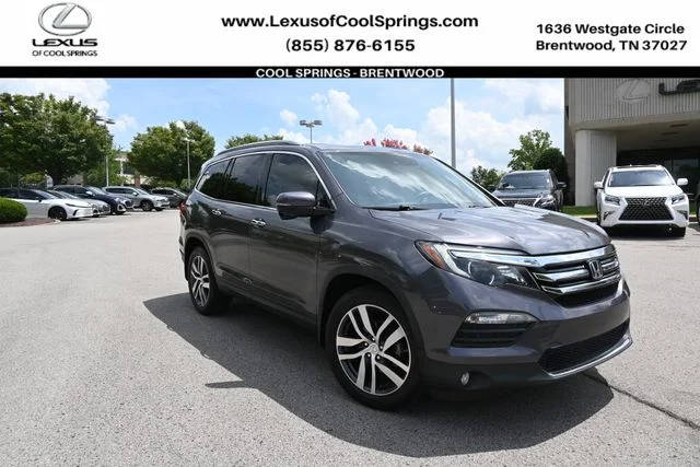 2018 Honda Pilot Touring AWD photo