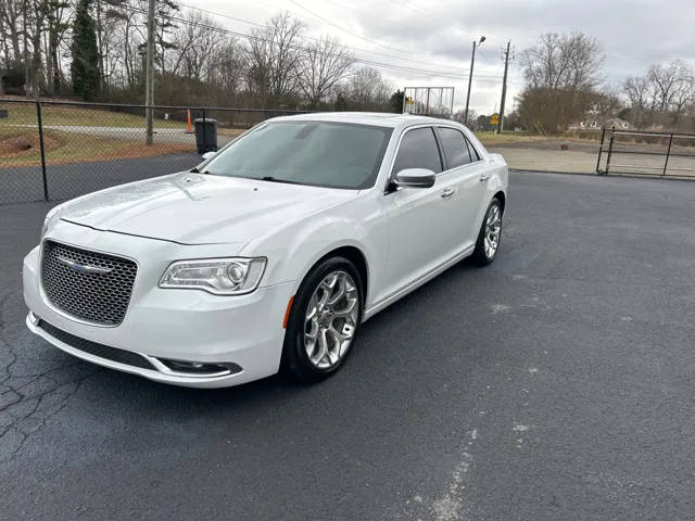 2017 Chrysler 300 300C Platinum RWD photo