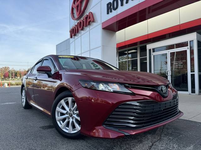 2018 Toyota Camry LE FWD photo