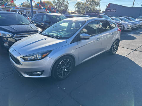 2017 Ford Focus SEL FWD photo