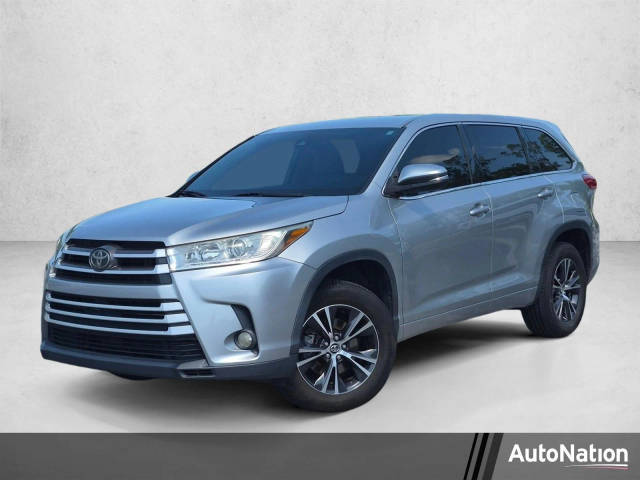 2018 Toyota Highlander LE FWD photo