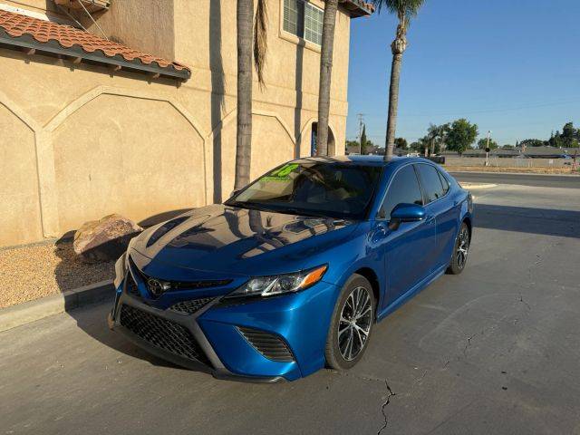 2018 Toyota Camry SE FWD photo