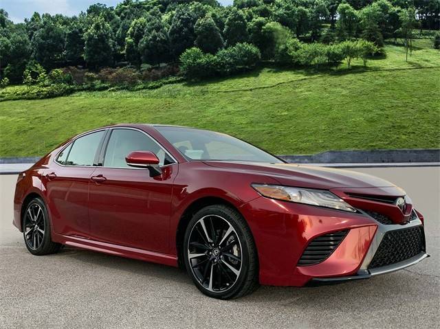 2018 Toyota Camry XSE FWD photo