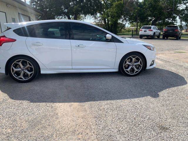 2018 Ford Focus ST FWD photo