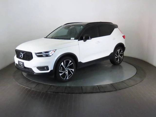 2019 Volvo XC40 R-Design AWD photo