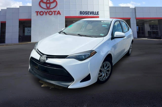 2018 Toyota Corolla LE FWD photo