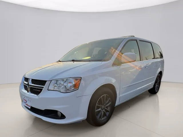 2017 Dodge Grand Caravan SXT FWD photo