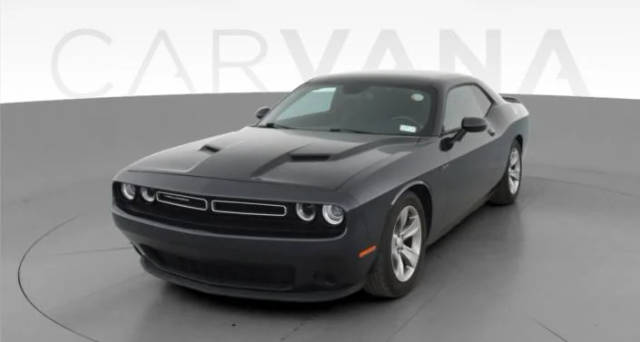 2017 Dodge Challenger SXT RWD photo