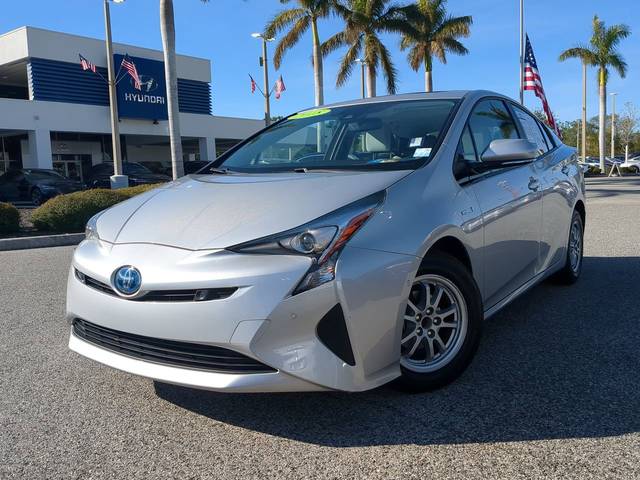 2018 Toyota Prius Four FWD photo