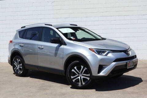 2018 Toyota RAV4 LE FWD photo
