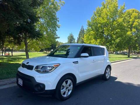 2018 Kia Soul Base FWD photo