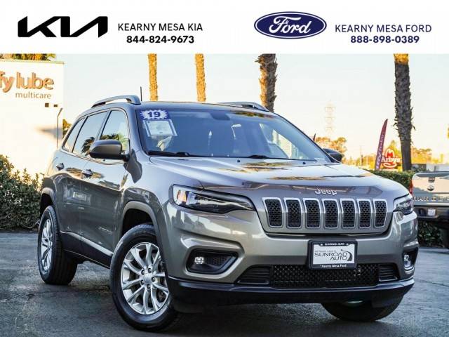 2019 Jeep Cherokee Latitude 4WD photo