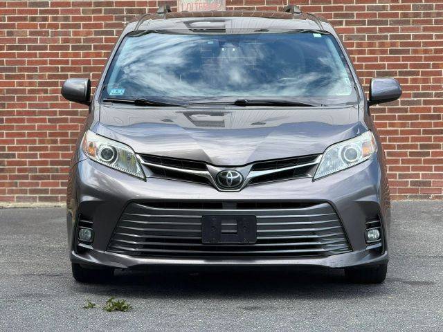 2018 Toyota Sienna XLE Premium AWD photo