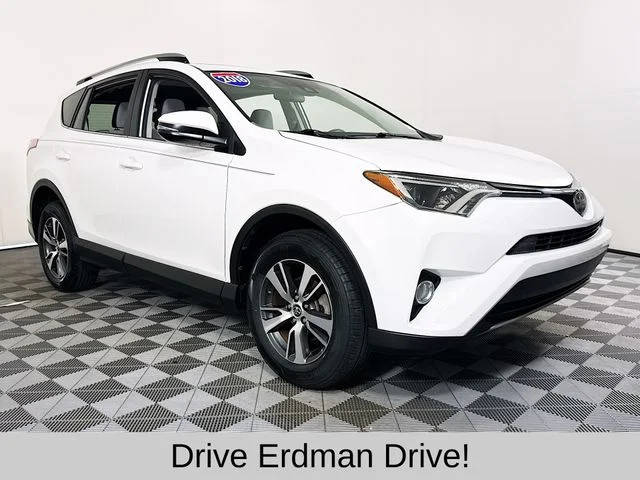 2018 Toyota RAV4 XLE FWD photo