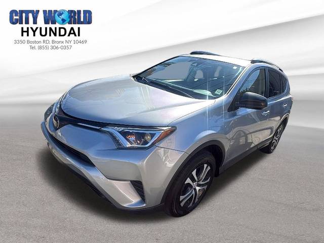 2018 Toyota RAV4 LE AWD photo
