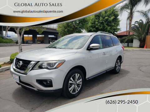 2018 Nissan Pathfinder SV FWD photo