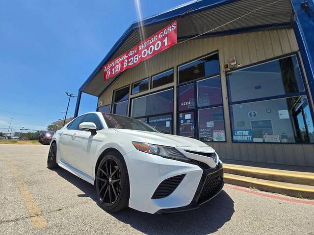 2018 Toyota Camry XSE FWD photo