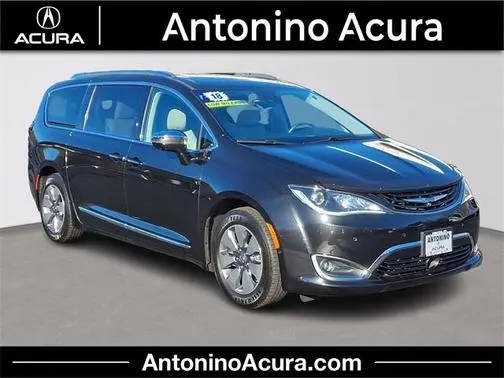 2018 Chrysler Pacifica Minivan Hybrid Limited FWD photo