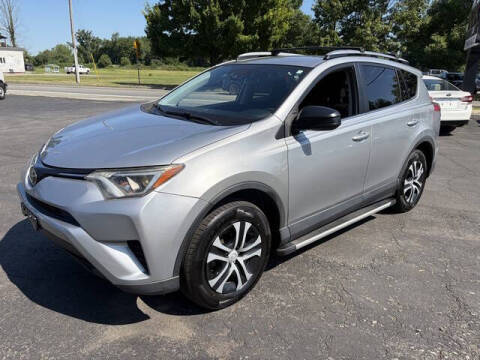 2018 Toyota RAV4 LE AWD photo