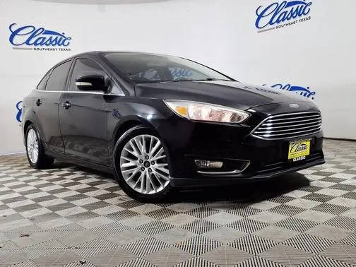 2018 Ford Focus Titanium FWD photo