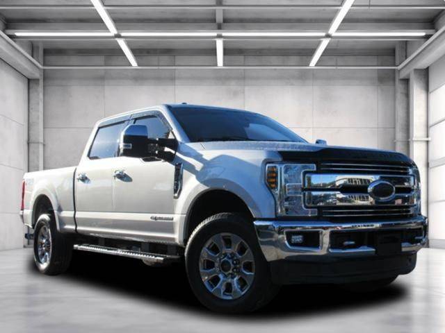 2018 Ford F-250 Super Duty LARIAT 4WD photo