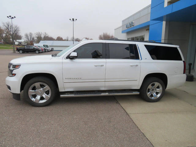 2018 Chevrolet Suburban LT 4WD photo
