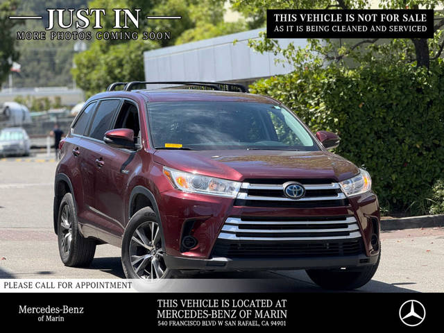 2018 Toyota Highlander Hybrid LE AWD photo