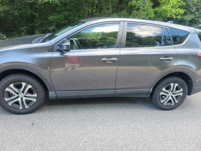 2018 Toyota RAV4 LE AWD photo