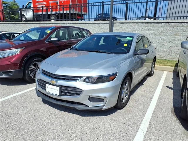 2018 Chevrolet Malibu LS FWD photo
