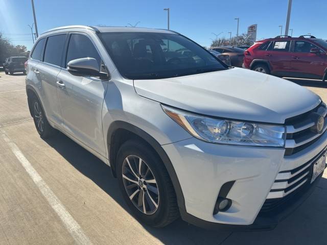 2018 Toyota Highlander XLE FWD photo