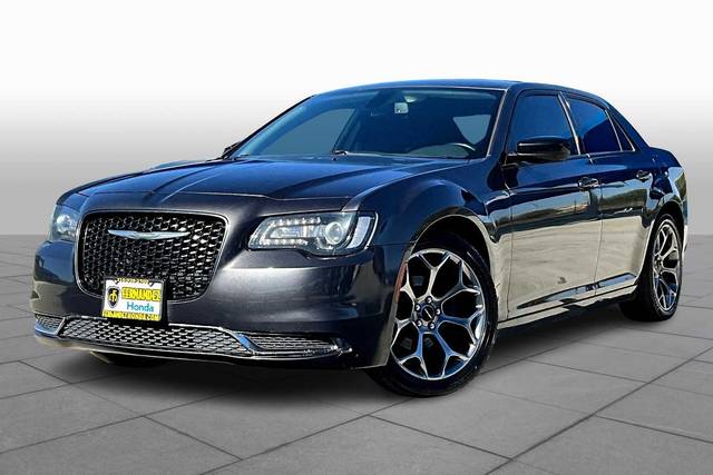 2018 Chrysler 300 Touring RWD photo