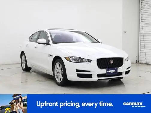 2018 Jaguar XE 25t Premium AWD photo