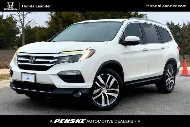 2018 Honda Pilot Touring FWD photo