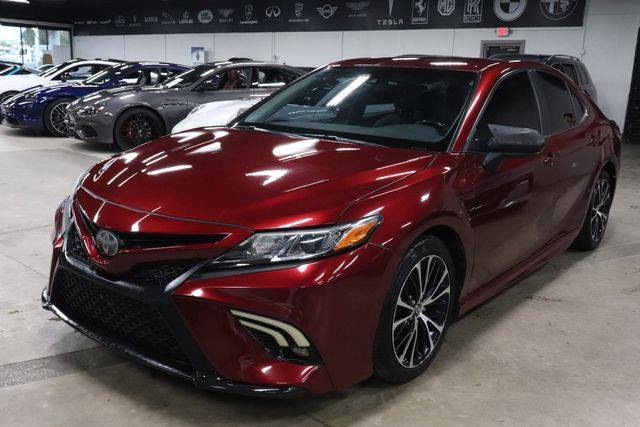 2018 Toyota Camry SE FWD photo