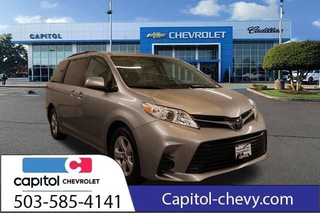 2018 Toyota Sienna LE FWD photo