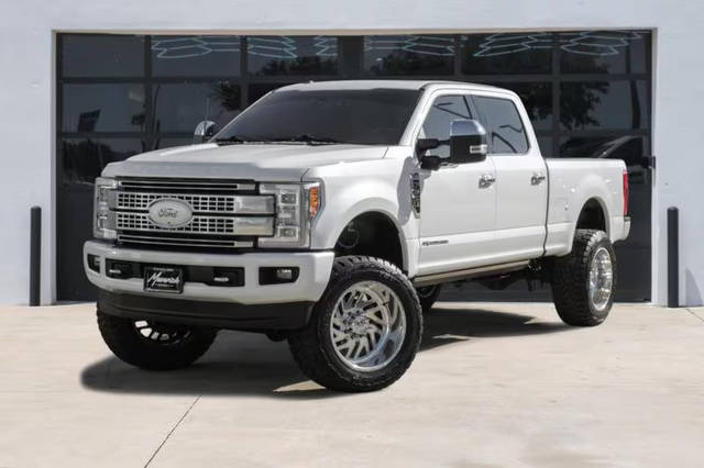 2018 Ford F-350 Super Duty Platinum 4WD photo