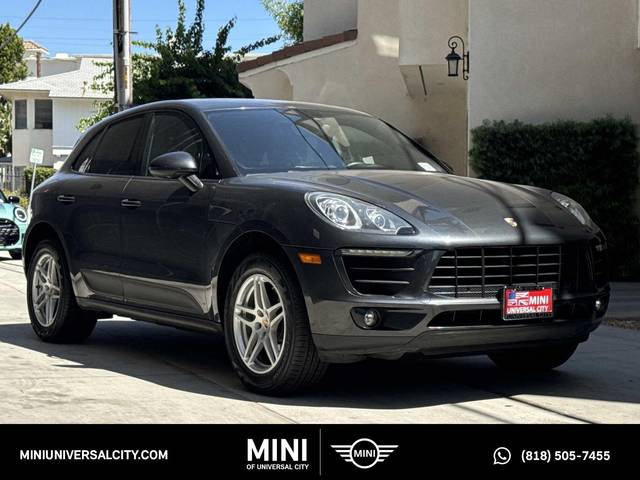 2018 Porsche Macan AWD photo